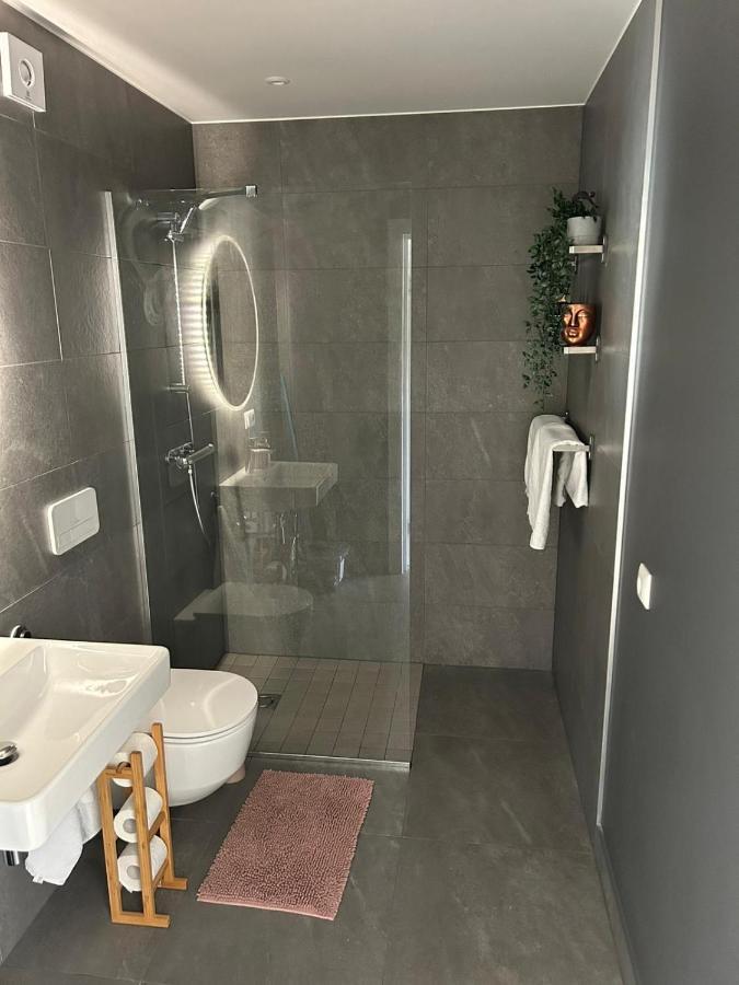 Albatross Getaway By The Sea, Spa And Forest With A Terrace Ķesterciems Esterno foto
