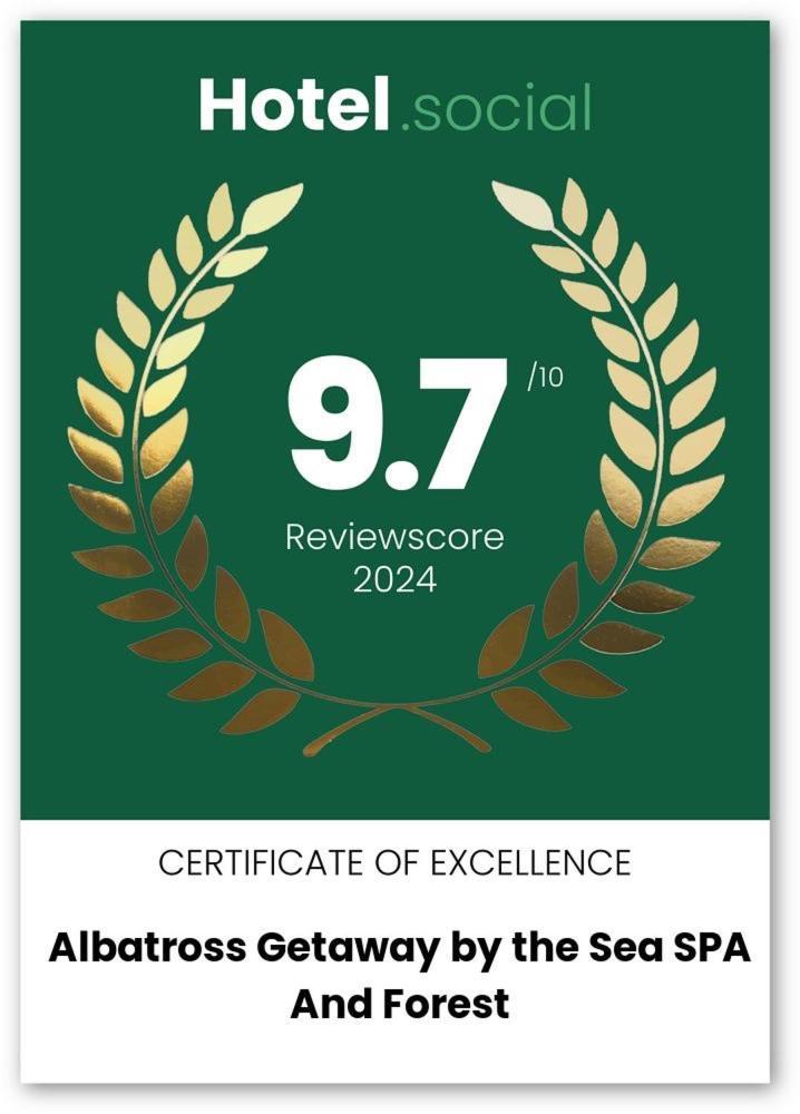 Albatross Getaway By The Sea, Spa And Forest With A Terrace Ķesterciems Esterno foto